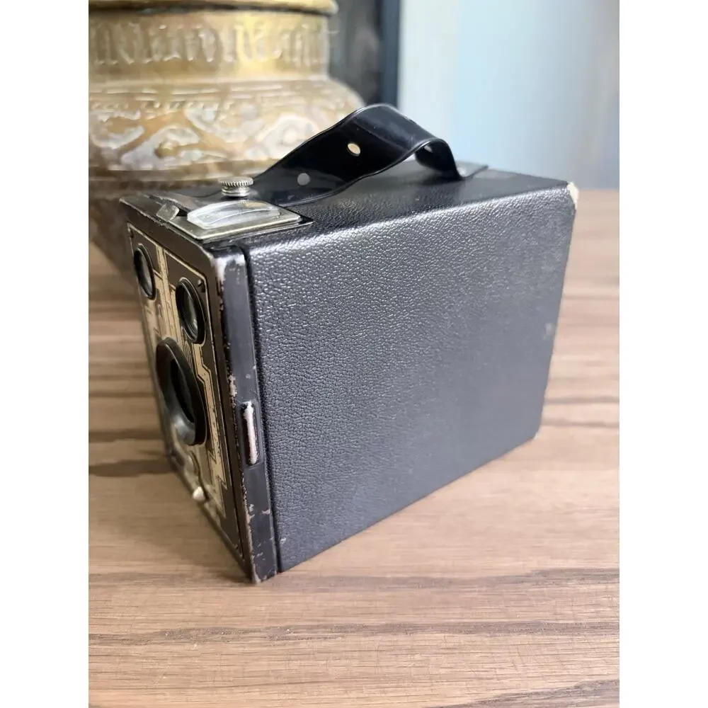 Antique 1930s Kodak SIX-20 Brownie Junior Art Deco Style Box Camera